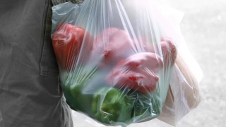 На проспекте грабитель отнял у пенсионера пакет с продуктами