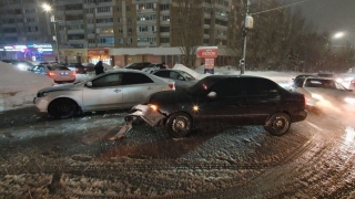 В Юбилейном не разъехались две иномарки. Пострадала пассажирка