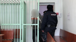 Педофил насильно совратил энгельсских школьниц. Приговор