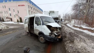 В Ленинском районе не разъехались две "Газели"