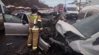 В тройном ДТП у саратовского кладбища пострадали три человека
