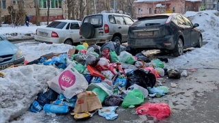 Читатели: в центре Саратова растет новая помойка