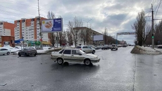 В Ленинском районе пострадал водитель "пятнадцатой"