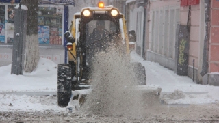 Уборка снега в Саратове. Эвакуированы 20 авто, три улицы без парковки