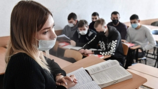 Российские вузы сокращают набор по ряду популярных направлений