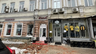 "Падают на голову кирпичи": в центре Саратова рушится объект культурного наследия