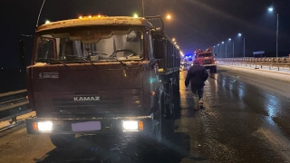 На мосту в ДТП с "Камазом" погиб водитель "Нексии"