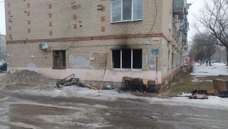 На пожаре в пятиэтажке пострадал мужчина. Жителей эвакуировали