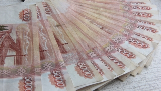 Кассир саратовского банка присвоила более 3 млн рублей и получила условный срок