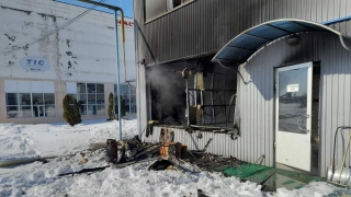 На пожаре в Энгельсе пострадал охранник предприятия