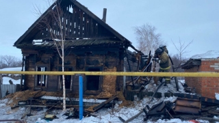 На пожаре в Хвалынском районе погиб неизвестный