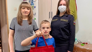 Судебные приставы исполнили мечты саратовских детей