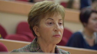 Зинаида Самсонова слагает депутатские полномочия