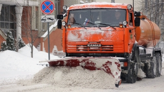 Уборка снега в Саратове. Эвакуированы 20 машин, в плане четыре улицы