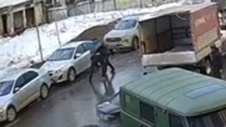Очевидец: царапины на Audi Q6 стали причиной избиения участника ДТП