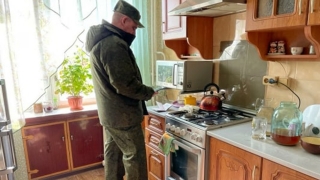 В энгельсской квартире нашли труп зарезанного мужчины