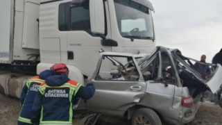 Под Энгельсом в ДТП с фурой погибли два человека