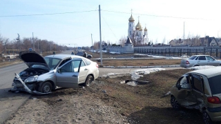 В ДТП под Хвалынском пострадали три человека