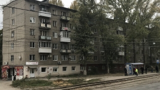 В Заводском районе из окна выпала 14-летняя девочка