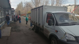 Водитель "Газели" задним ходом насмерть задавил пожилую женщину