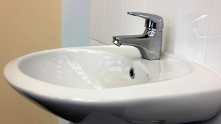 В домах Заводского района до полуночи отключили воду