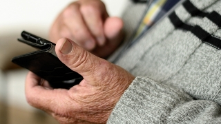В Саратове 88-летняя женщина поверила в "компенсацию" и лишилась 432 тысяч