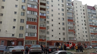В Заводском районе пожарные тушили балкон десятиэтажки