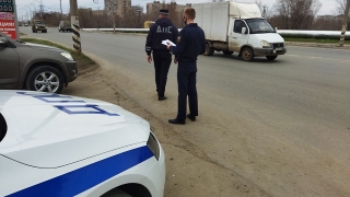 "Дорожный пристав" помог найти четырех должников среди потока автомобилистов