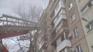 В Саратове из девятиэтажки пожарные эвакуировали ребенка и семерых взрослых