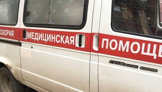 "Семерка" врезалась в столб у автосервиса. Госпитализированы три подростка