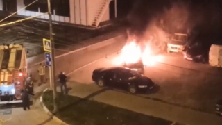 Ночью в центре Энгельса сгорела легковушка