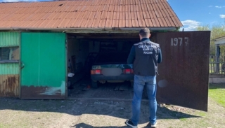Саратовца нашли мертвым в стоящей в гараже машине