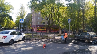 "Гранта" и "14-я" не поделили дорогу на Ломоносова. Пострадала женщина