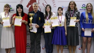 Саратовские шахматистки и тренер стали чемпионами России