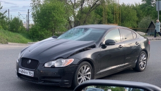 В Заводском районе "Jaguar" сбил велосипедиста