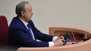 Валерий Радаев напоследок резко поднялся в медиарейтинге глав регионов