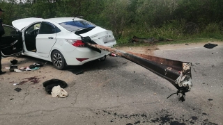 На саратовской трассе "Солярис" въехал в ограждение. Пассажирка в больнице
