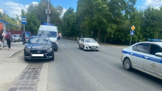 На Политехнической "Веста" сбила 19-летнюю девушку