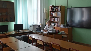 Школьным учителям разрешат отказаться от бумажных отчетов