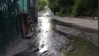Жители Заводского района жалуются на "речку-вонючку"