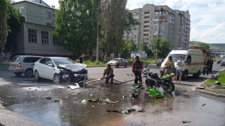 На Крымской в столкновении с "Киа" пострадал мотоциклист