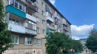 В Вольске 8-летняя девочка упала с балкона четвертого этажа
