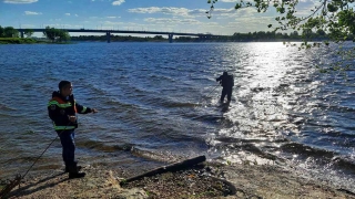 Водолазы достали из Волги тело молодого утопленника