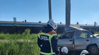 Водитель "Нексии" врезался в столб и погиб
