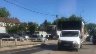 Утром на Большой Затонской мальчик попал под колеса "Газели"