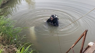 В СНТ на окраине Саратова легковушка съехала в воду. Погибла женщина