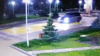 ГУ МВД: фонтан в Балашове сломал 17-летний водитель "Лэнд Крузера" без прав