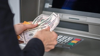 Все больше банков перестают открывать счета в валюте