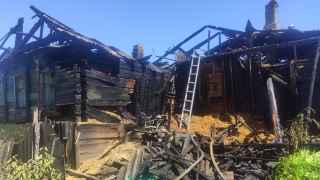 Под Хвалынском горел дом с пристроенной баней