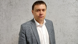 Обман сироты прокурором. Суд отложил допрос министра Павла Мигачева